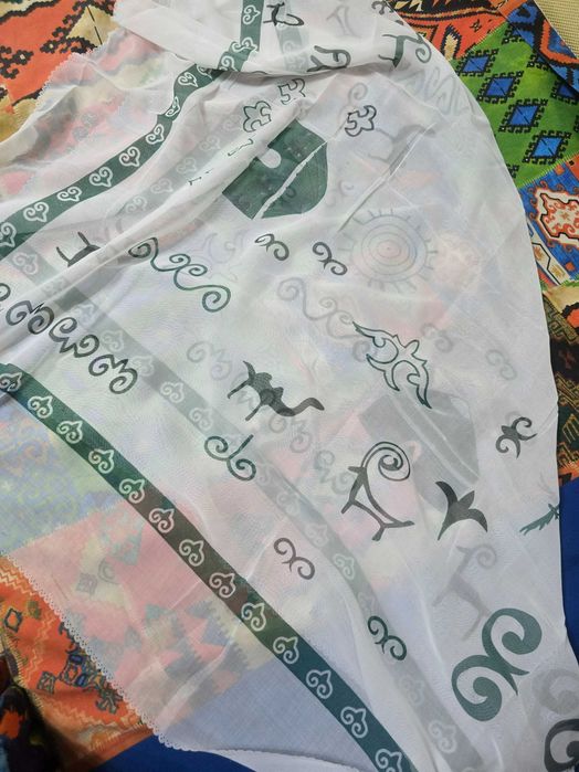 Платки женские с этнорисунком