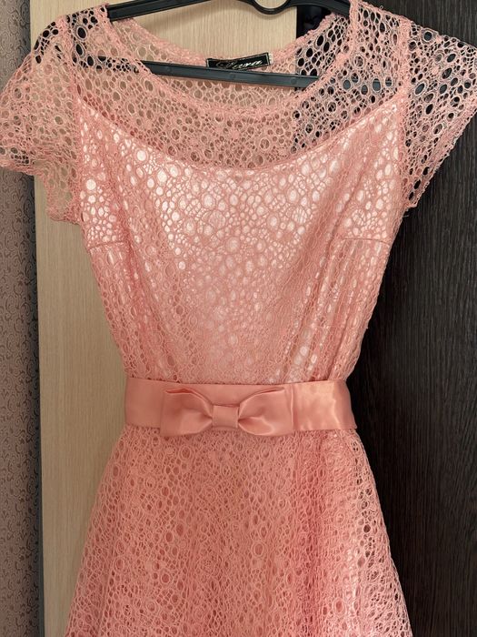 Продам Два платья