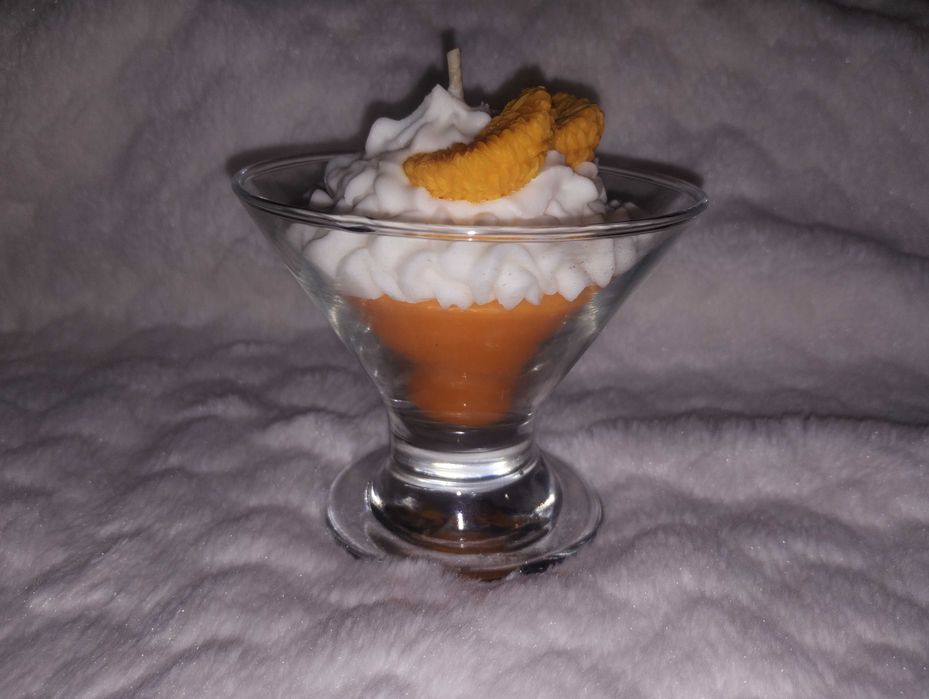 Ръчно изработени ароматни свещи и букети от соев восък