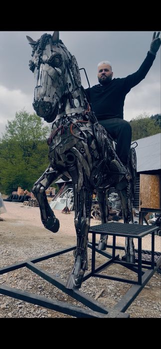 Cal sculptura metal