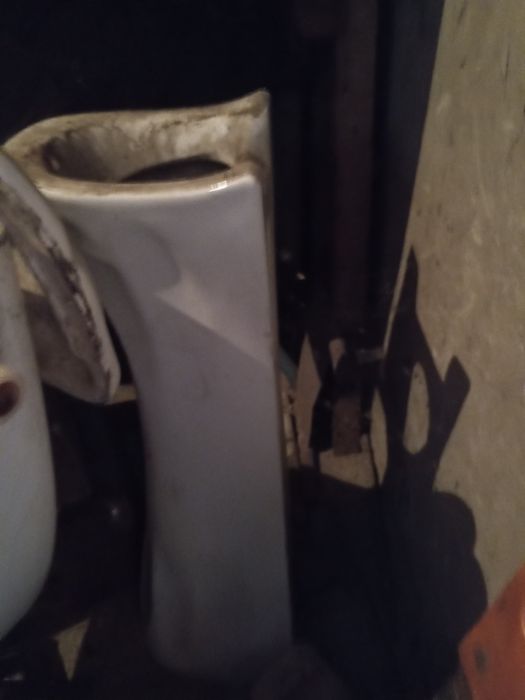 Продам унитаз, тюльпан раковину