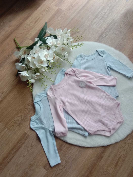 Продам детскую одежду для новорожденных