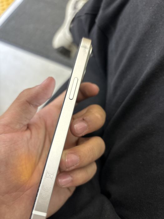 Айфон 13 в хорошом состайение