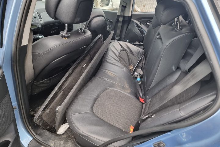 scaune fata spate bancheta scaune interior piele plafoniera spira volan timonerie kit pornire ambreaj volanta  Hyundai IX35 motor 2.0crdi D4HA dezmembrez