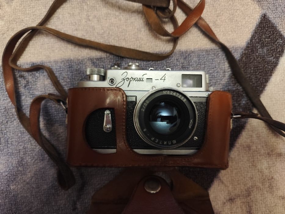 Фотоаппарат «Зоркий-4». Объектив: Юпитер-8 2/50. Чехол.