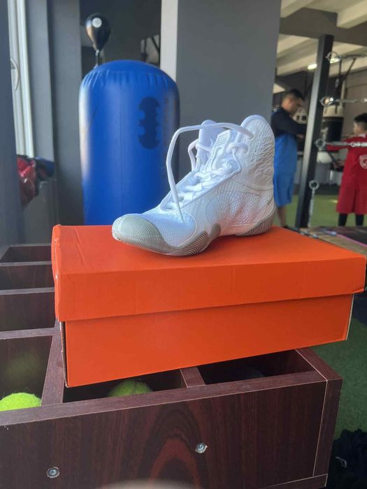 Nike Tawa noi marime 38 - 39