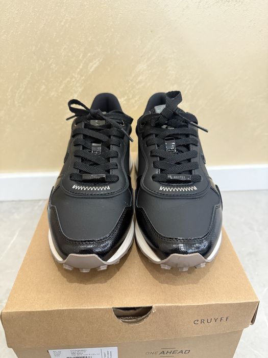Чисто нови обувки  Cruyff  26.5 см