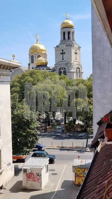 Дава се под наем Тристаен апартамент в Варна, Централна поща - 80 кв.м за 600 € - Снимка #11