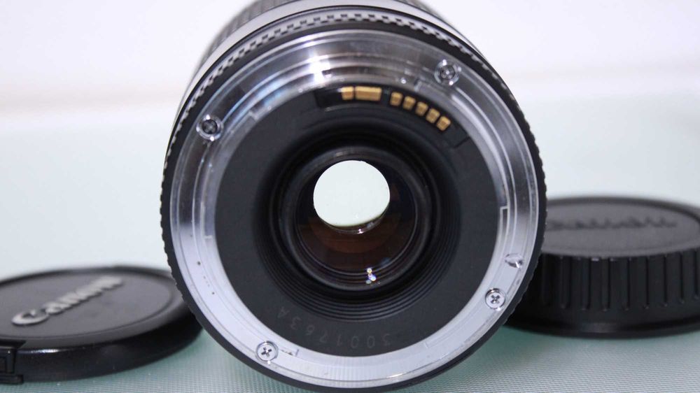 Obiectiv Canon EF 75-300MM F/4-5.6 III.