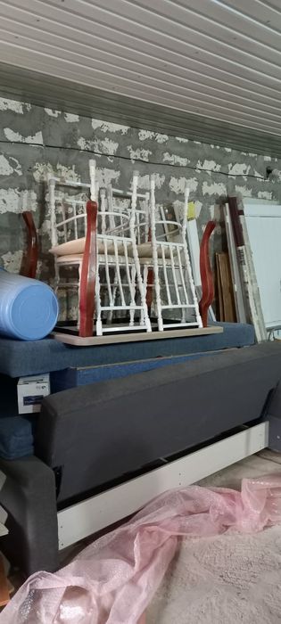 Продается холодильник, телевизор, стол с стулями диван.