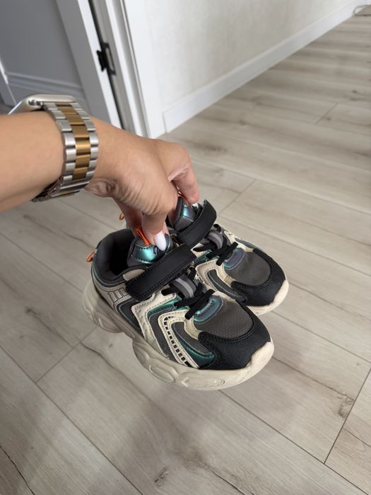 Продам Кроссовки