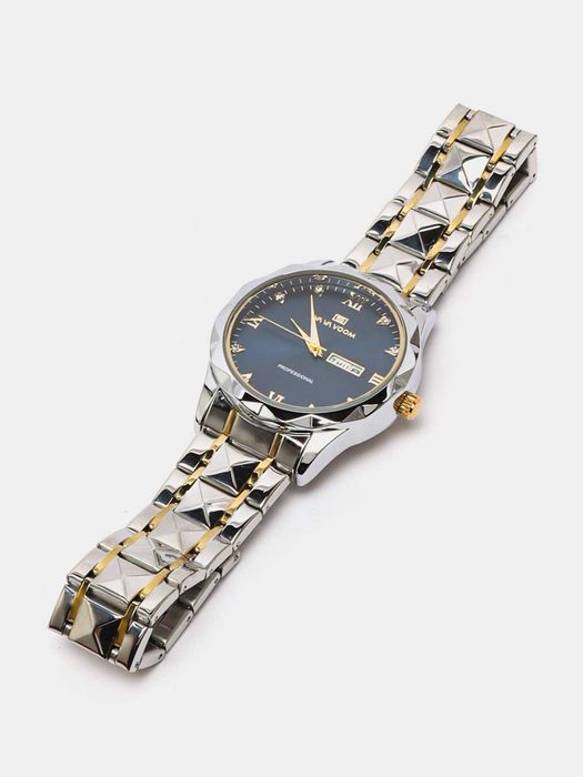 Qo'l soati turli xil kiyimlar bilan ham tushadi