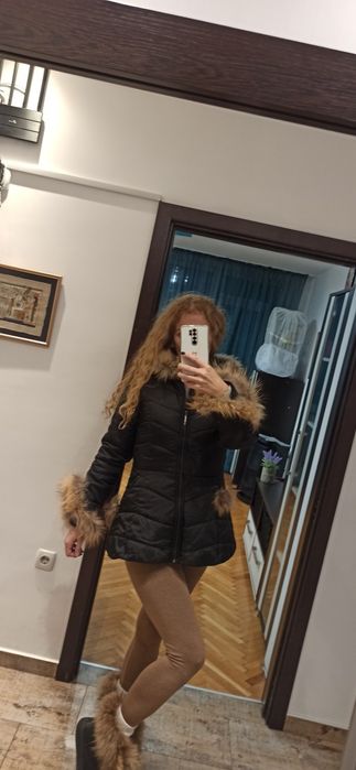 Кокетно черно шушляково яке с естествен пух