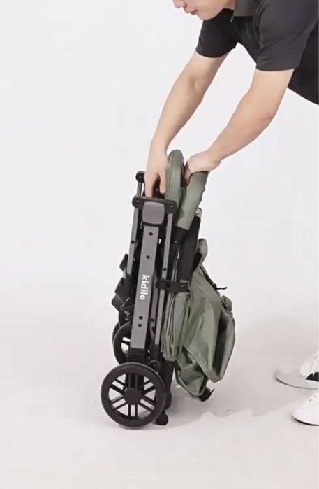 Детская прогулочная коляска