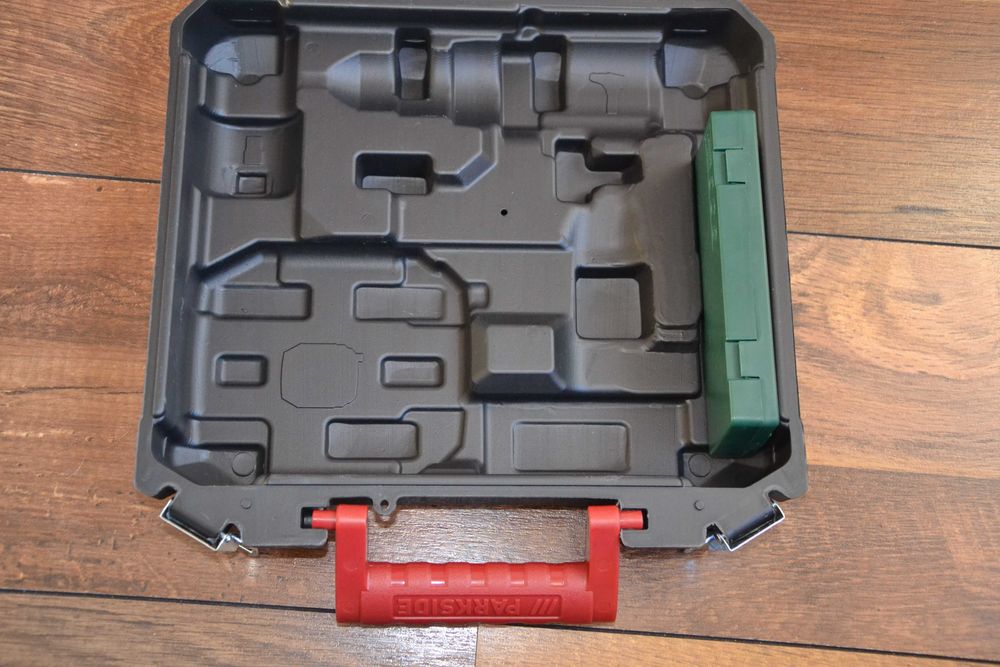 Нов куфар Parkside за винтоверт 12V + свредла и накрайници