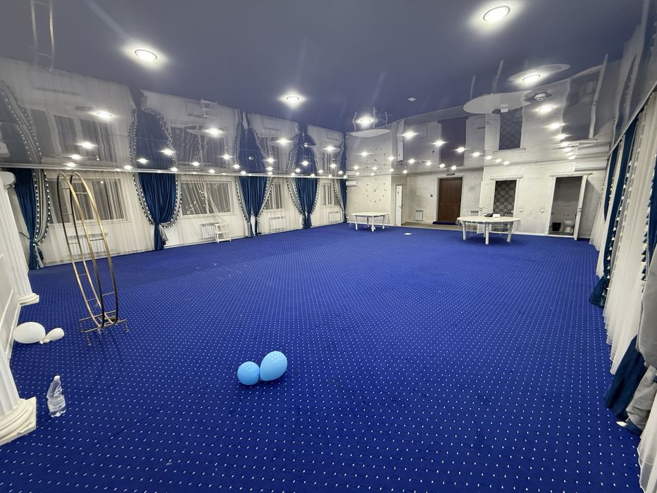 Сдам в аренду комерческое помещение 200 метров кв на длительный срок .