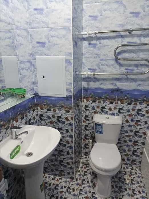 Срочно продается 1 комнатная квартира чистая с ремонтом новостройка!