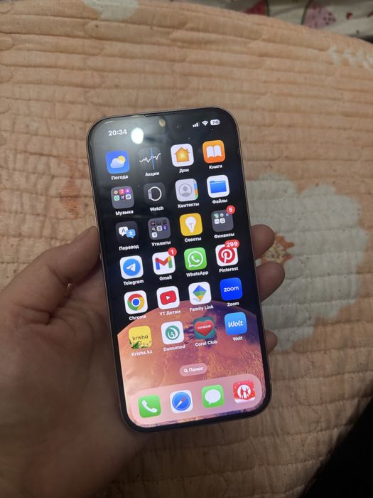 Телефон Iphone 15