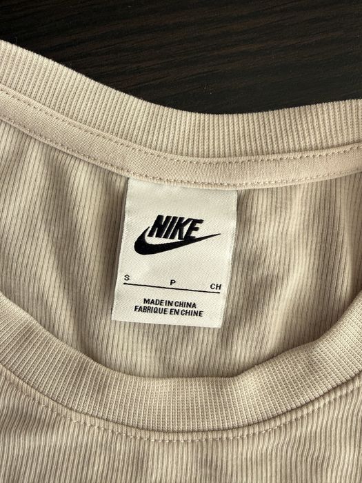 Бежов потник Nike