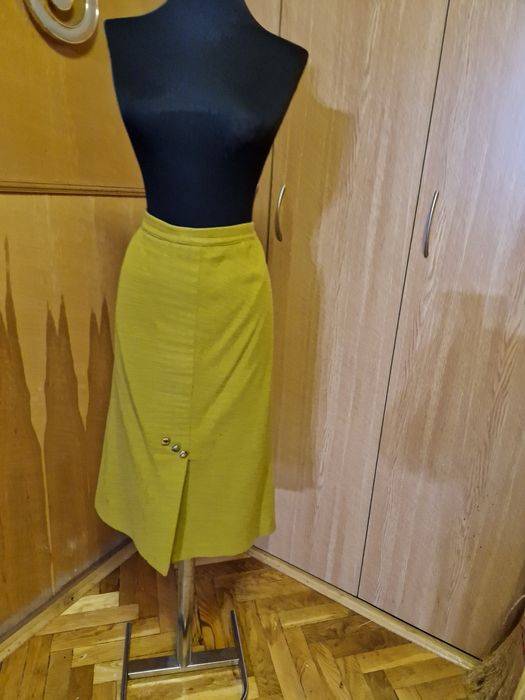 Fuste groase de vânzare