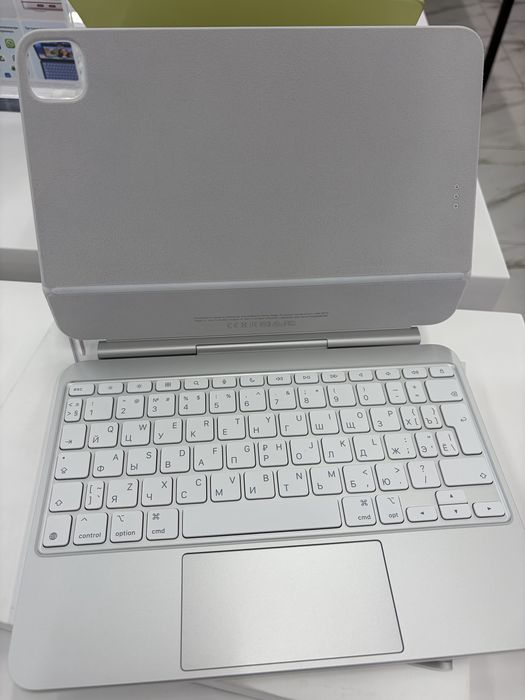 Magic Keyboard for iPad Pro M4