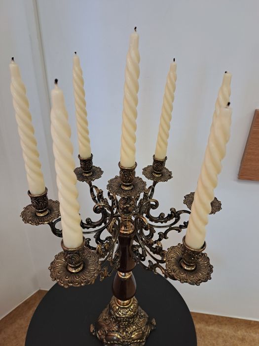 Suport 7 lumanari, bronz cu lemn, model deosebit, 700 lei