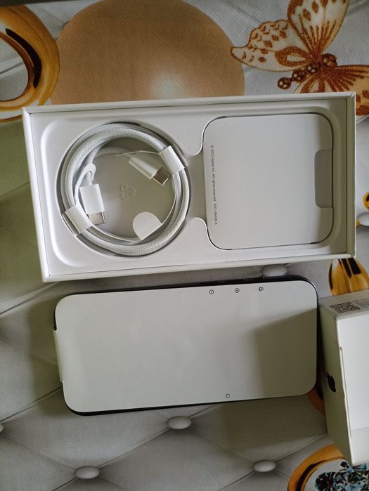 Продам айфон 15 новый