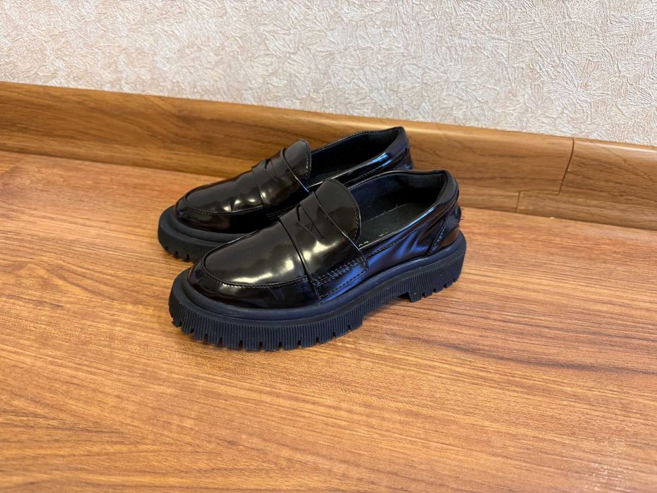 Туфли ZARA на девочку 29 размер