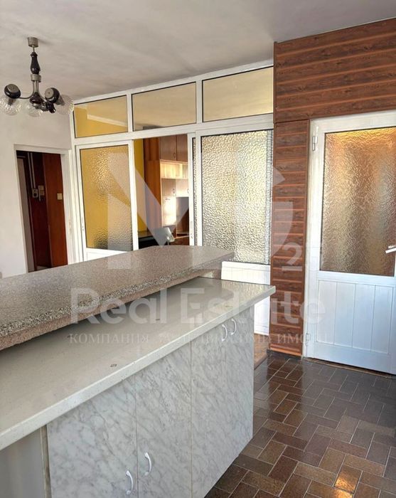 Продава се Многостаен апартамент в Пловдив, Кючук Париж - 100 кв.м за 1010 €/кв.м - Снимка #2