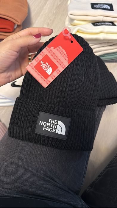 Caciuli de calitate diferite firme