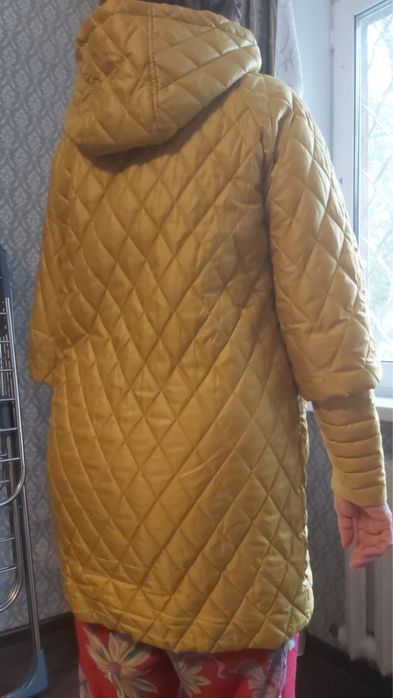 Продам осеннюю куртку