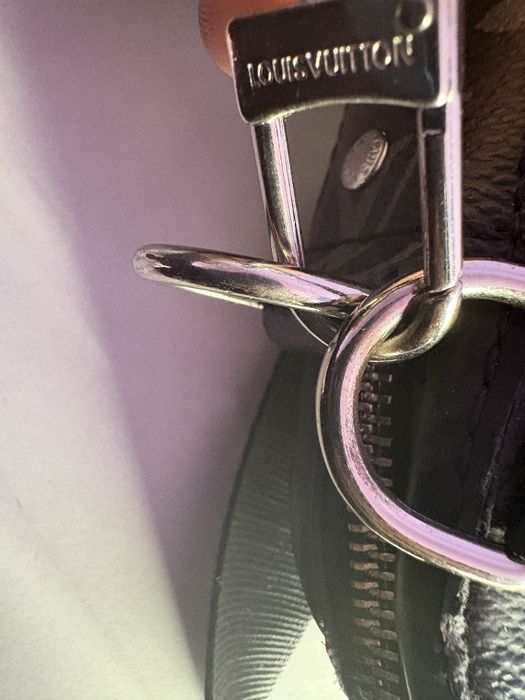 Borsetă Louis Vuitton originală interior catifea