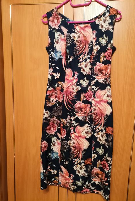 Елегантна дамска рокля