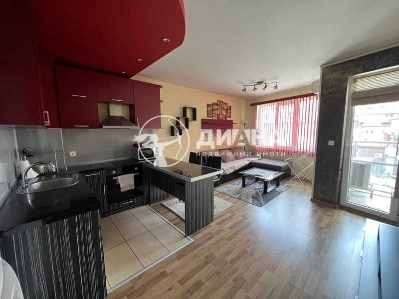 Продава се Двустаен апартамент в Пловдив, Кършияка - 68 кв.м за 2059 €/кв.м - Снимка #3