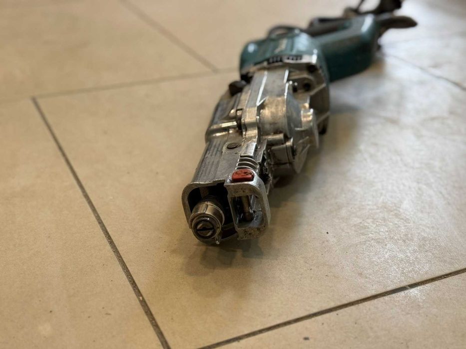 Саблен трион Makita JR3070CT – 1510W