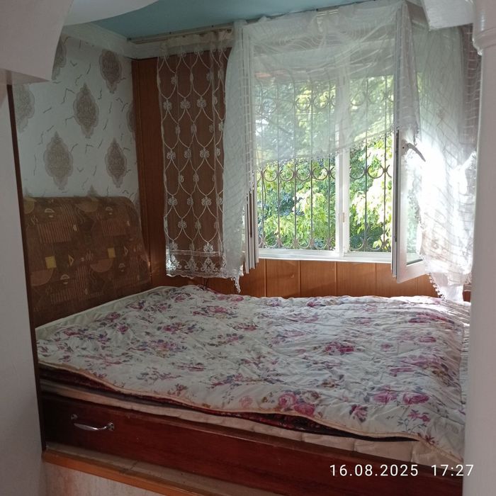 Сдаётся квартира на Чиланзаре 15квартале 1*2ком  семье девушкам 300