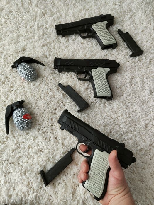 Pistol cu bile + bile abs 500buc ( pistol din plastic cu bile )