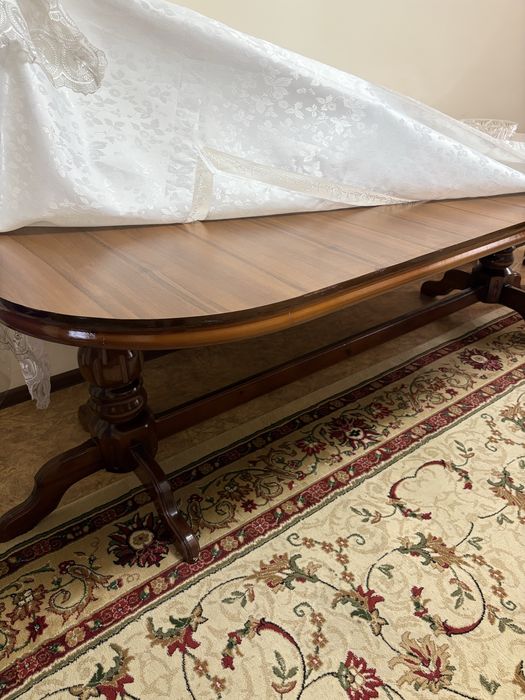 Стол 3,60 метров в зал