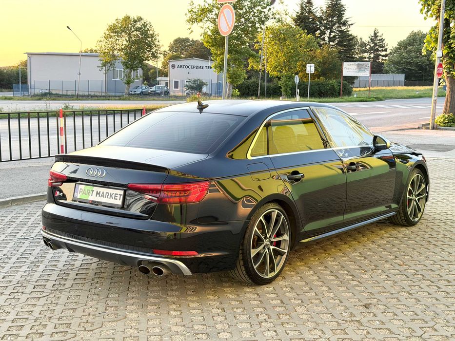 AUDI S4 B9 3.0TFSI На Части