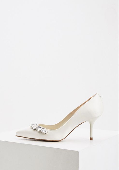 Молочного цвета атласные туфли Ted Baker