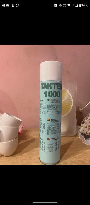 Spray cu lipici folosit doar o data