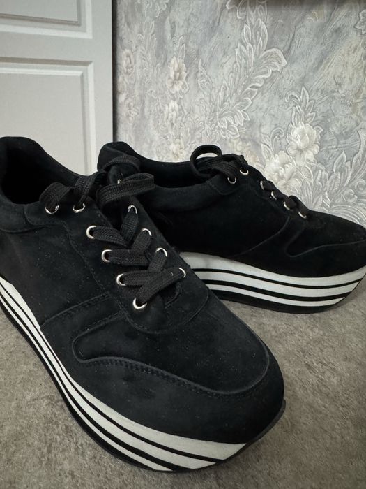 Продам женские кеды на платформе