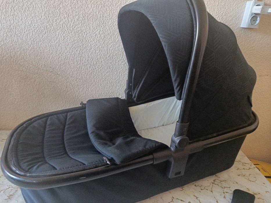 Продам люльку для коляски iLovi (без шасси)