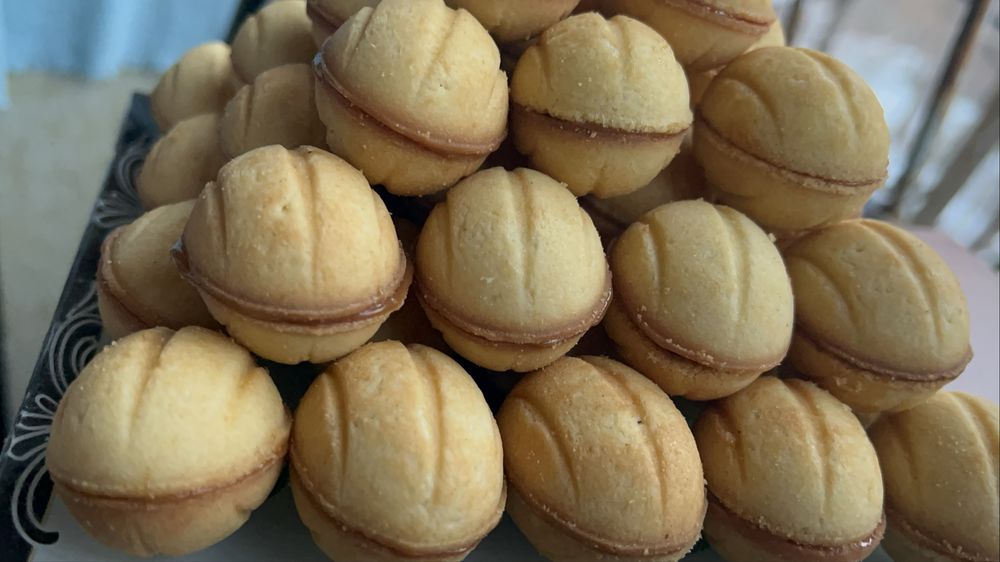 Орешки с вареной сгущенкой