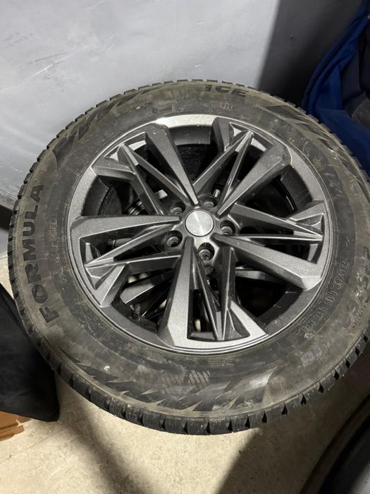 Продам зимнюю резину с дисками