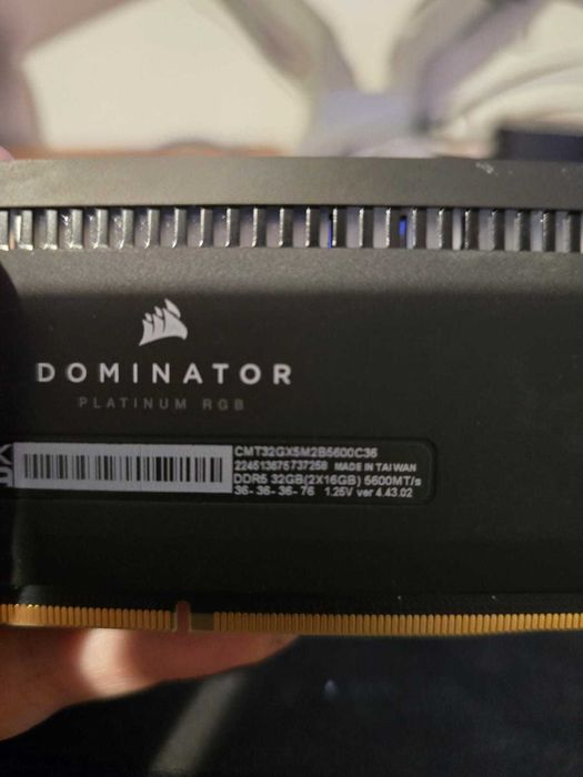 Kit Memorie Corsair DOMINATOR PLATINUM RGB, 32GB DDR5, 5600MHz CL36