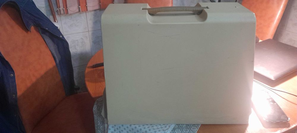 Masina de cusut Singer