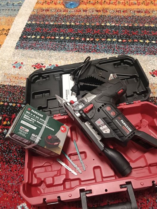 Fierăstrău pendular parkside complet acumulator 4 ah nou și incarcator