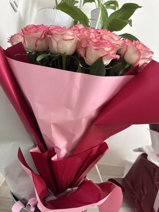 3 разные букета роз