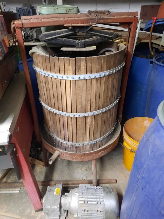 Teasc Presă struguri Popesti-Leordeni • OLX.ro
